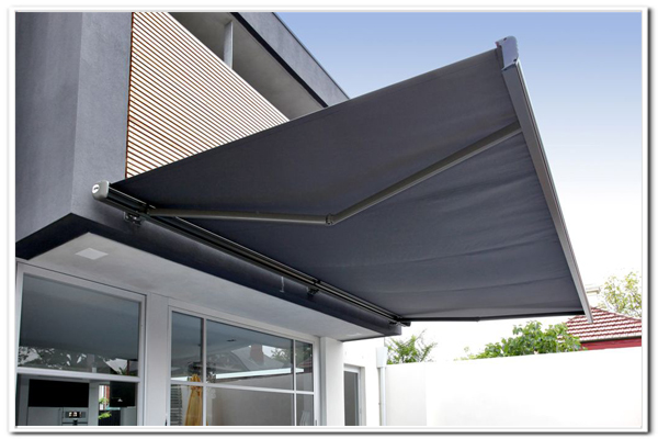 电动户外遮阳帘